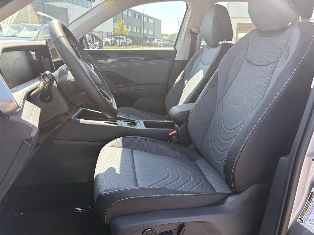 2025 Volkswagen Tiguan 2.0T SE