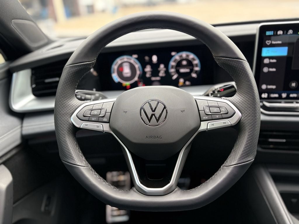 2026 Volkswagen Tiguan 2.0T SE R-Line Black
