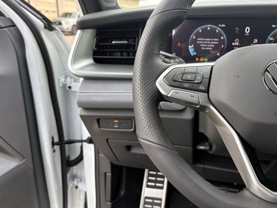 2026 Volkswagen Tiguan 2.0T SE R-Line Black