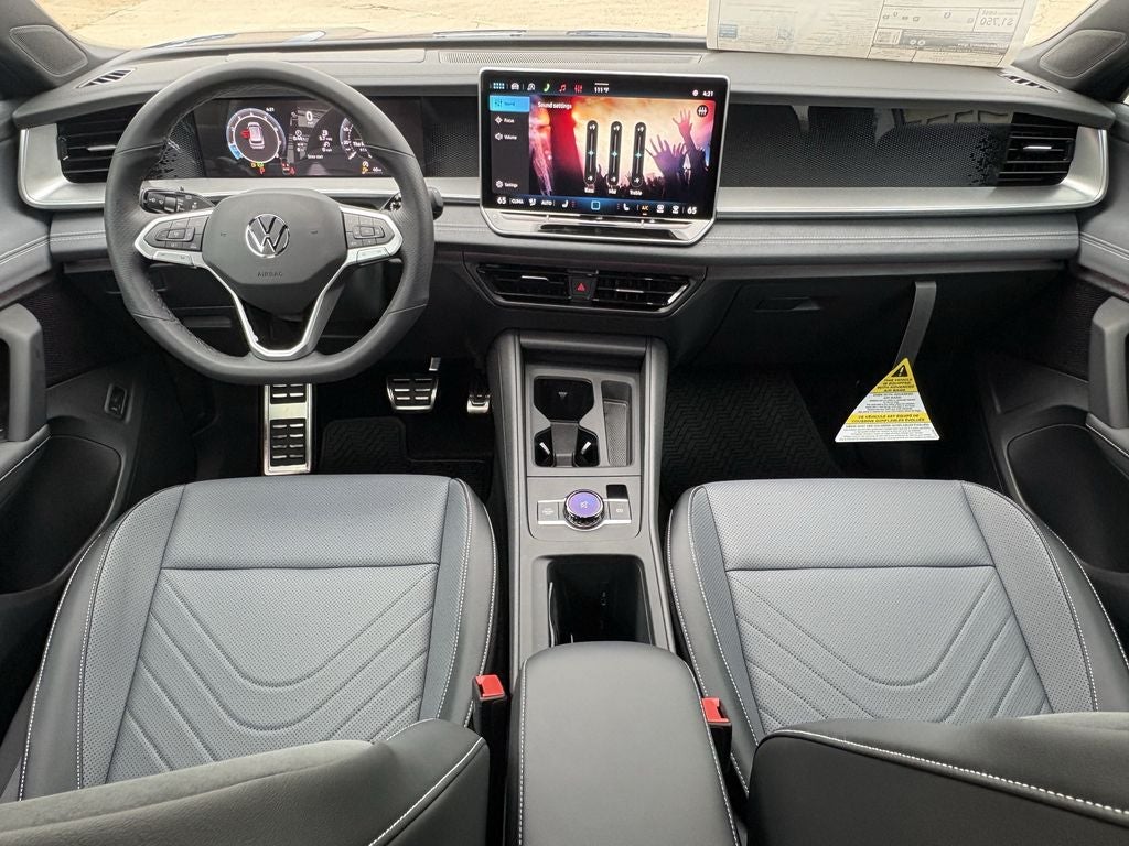 2026 Volkswagen Tiguan 2.0T SE R-Line Black