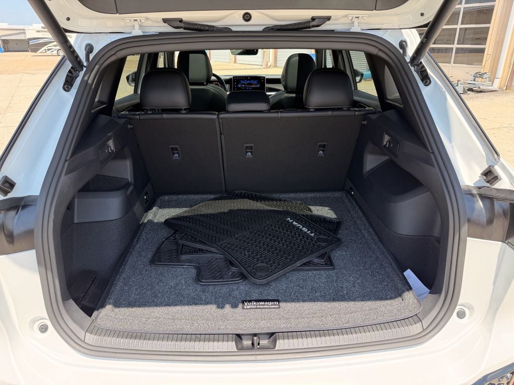 2025 Volkswagen Tiguan 2.0T SE R-Line Black