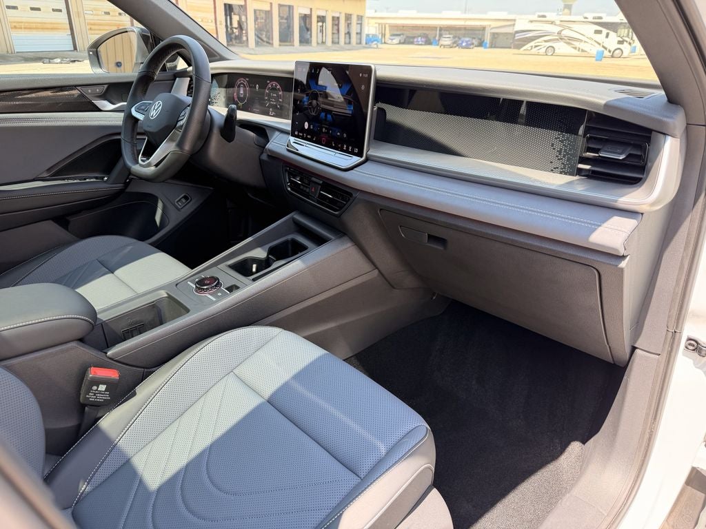 2025 Volkswagen Tiguan 2.0T SE R-Line Black