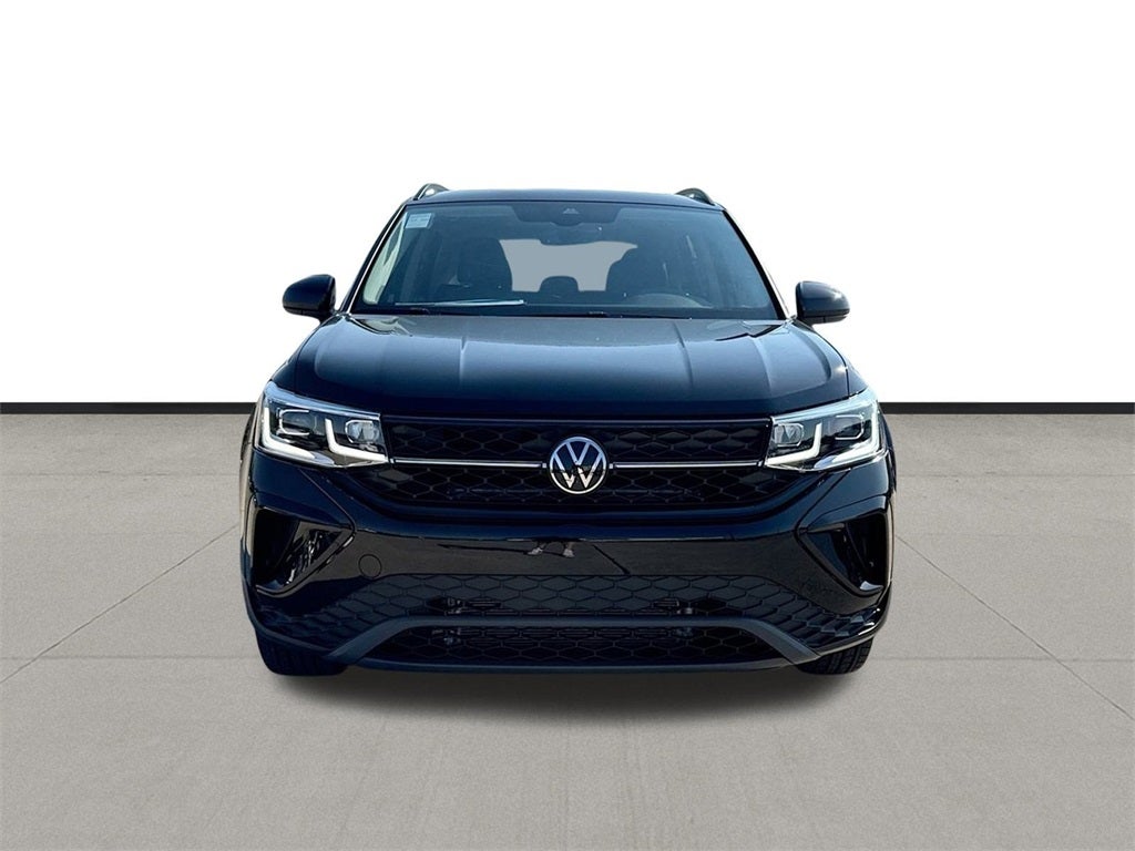 2024 Volkswagen Taos 1.5T SE Black