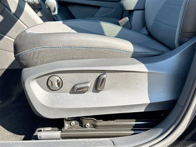 2024 Volkswagen Taos 1.5T SE Black