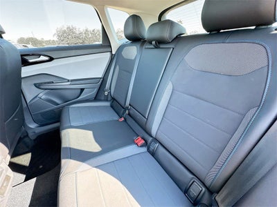 2024 Volkswagen Taos 1.5T SE Black