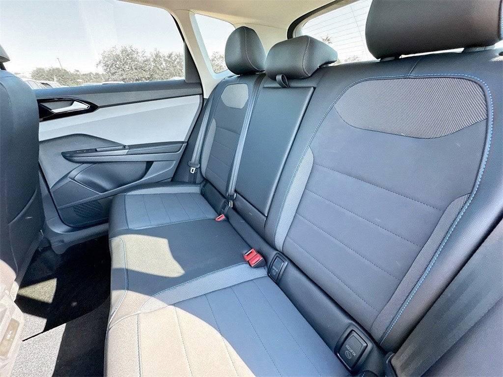 2024 Volkswagen Taos 1.5T SE Black