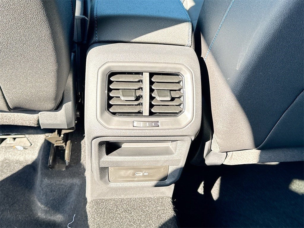 2024 Volkswagen Taos 1.5T SE Black