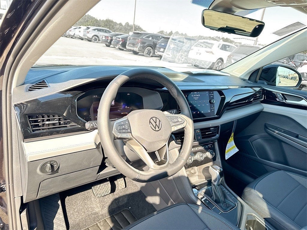 2024 Volkswagen Taos 1.5T SE Black