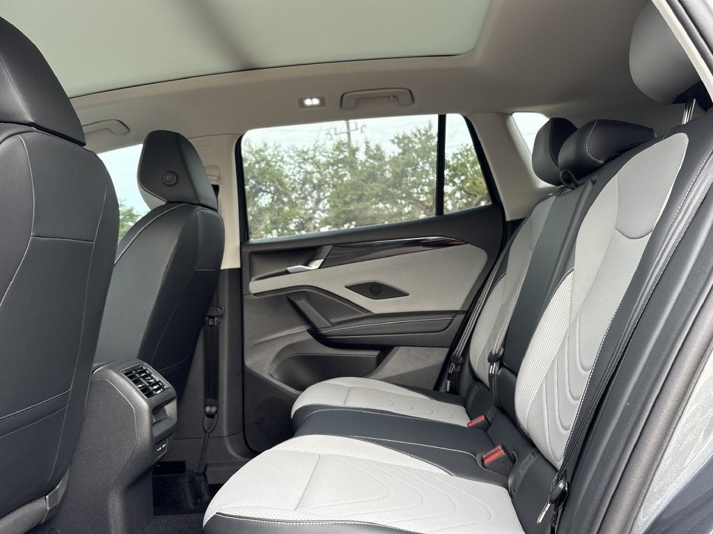 2027 Volkswagen Tiguan 2.0T SE