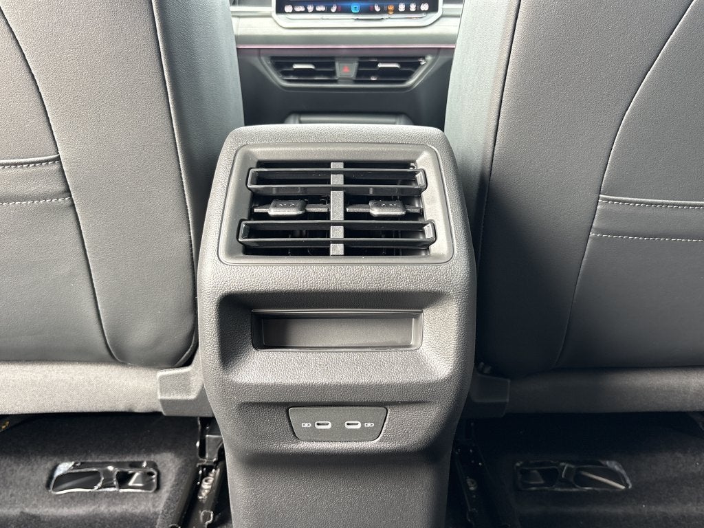 2027 Volkswagen Tiguan 2.0T SE