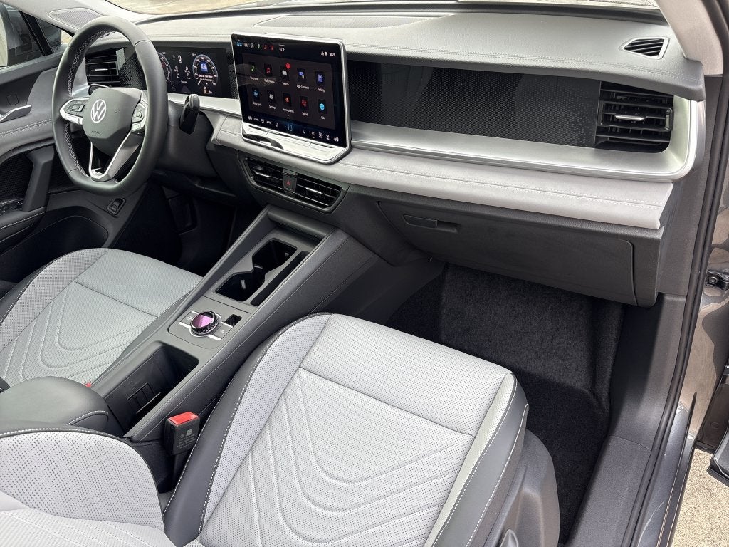 2027 Volkswagen Tiguan 2.0T SE