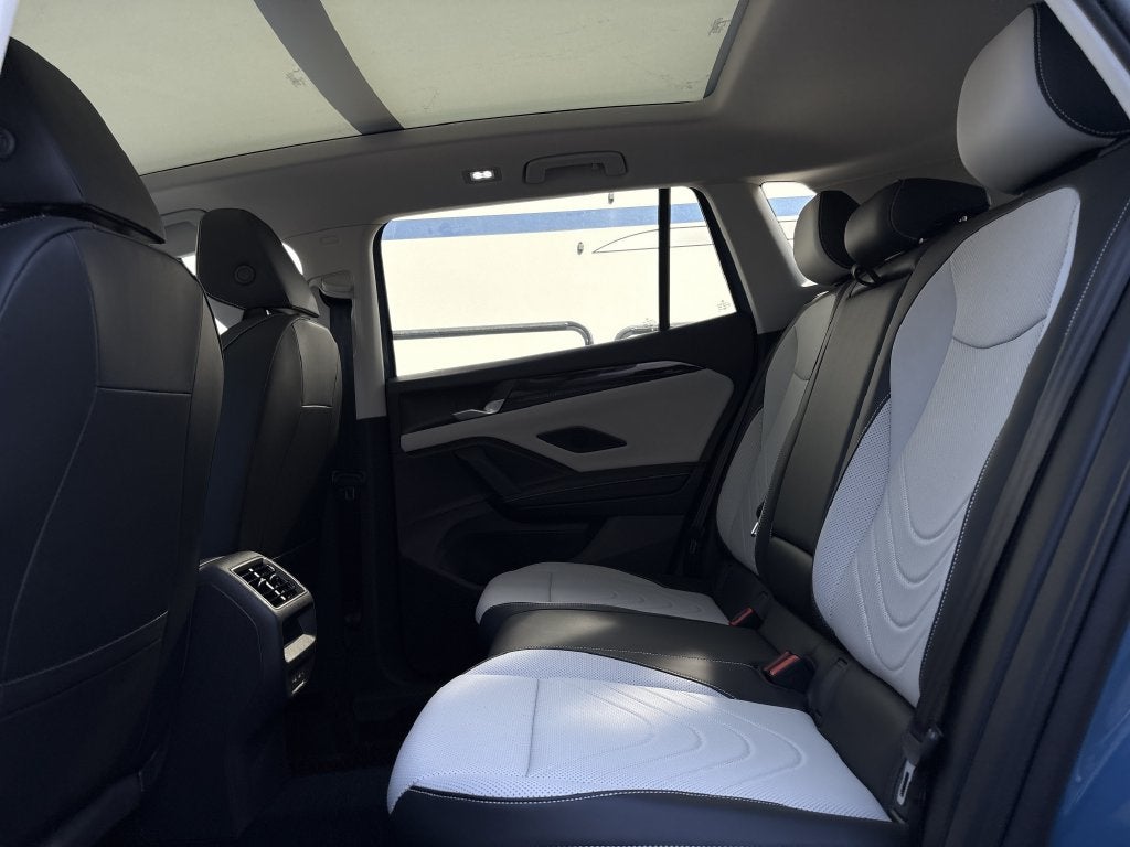 2027 Volkswagen Tiguan 2.0T SE