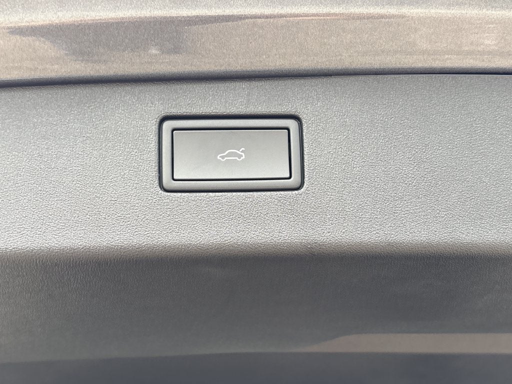 2027 Volkswagen Tiguan 2.0T SE