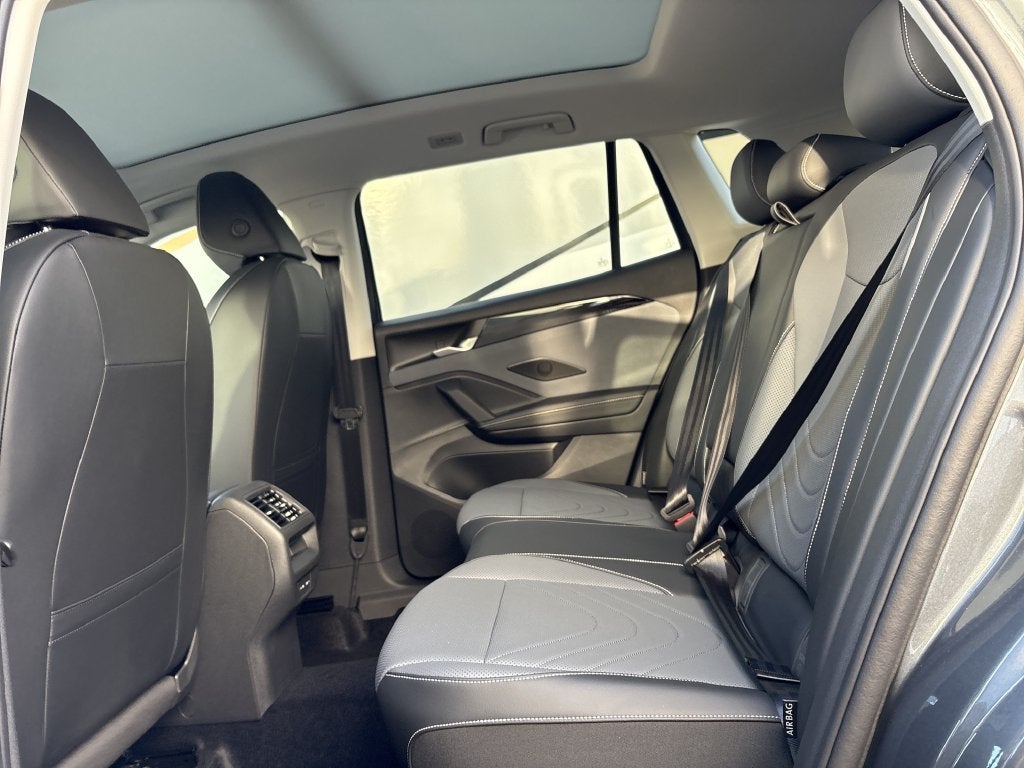 2027 Volkswagen Tiguan 2.0T SE