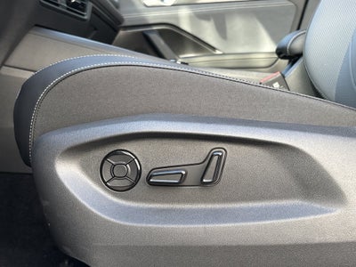 2027 Volkswagen Tiguan 2.0T SE