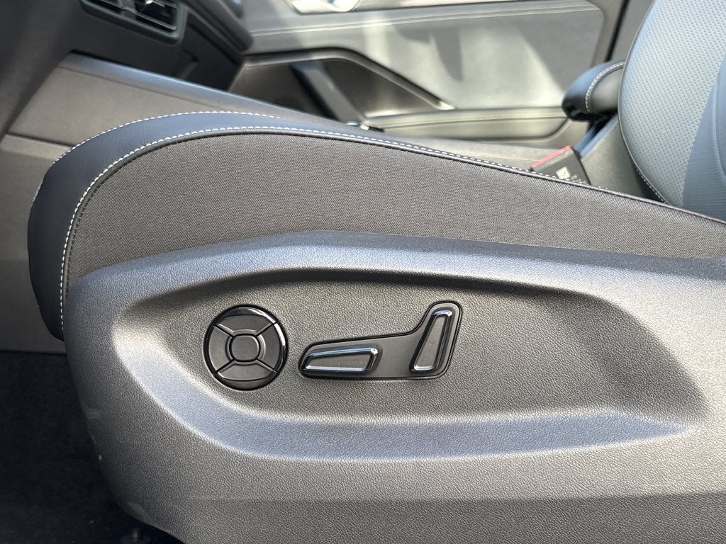 2027 Volkswagen Tiguan 2.0T SE