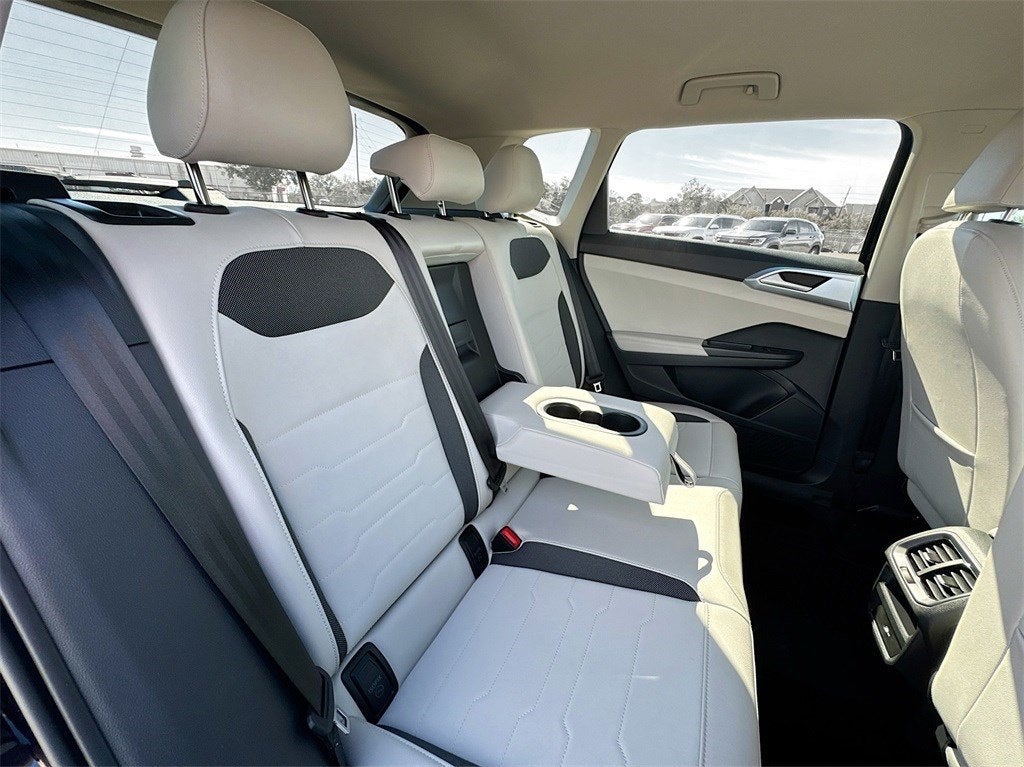 2025 Volkswagen Taos 1.5T SE