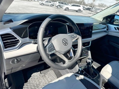 2025 Volkswagen Taos 1.5T SE