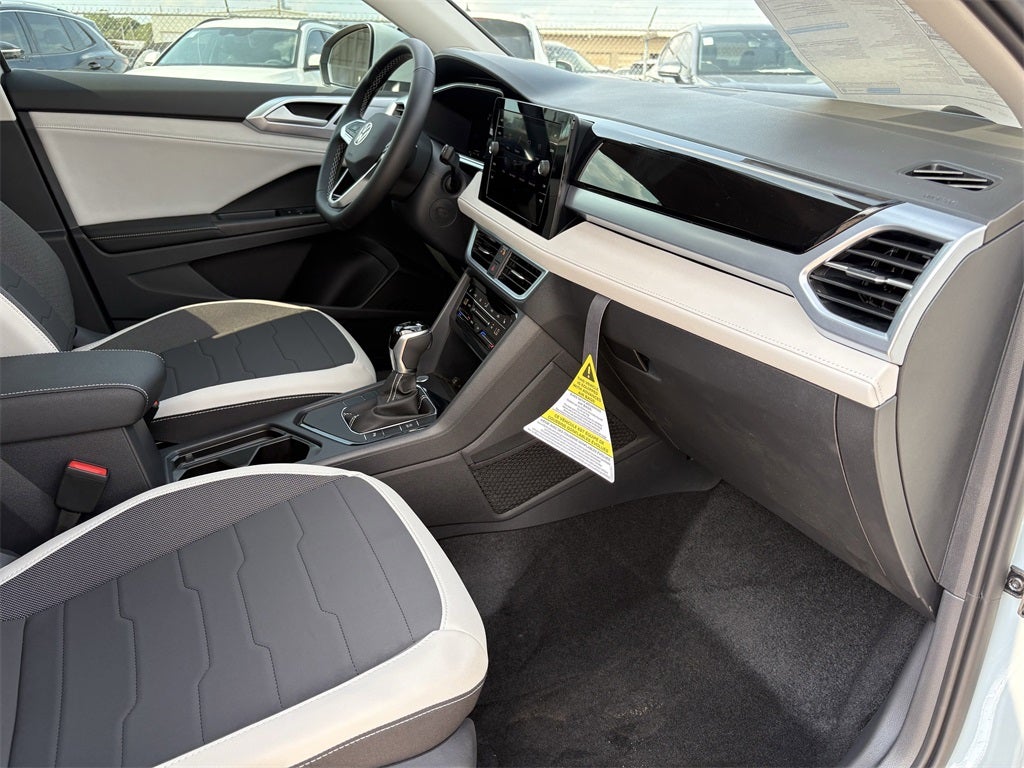 2025 Volkswagen Taos 1.5T SE