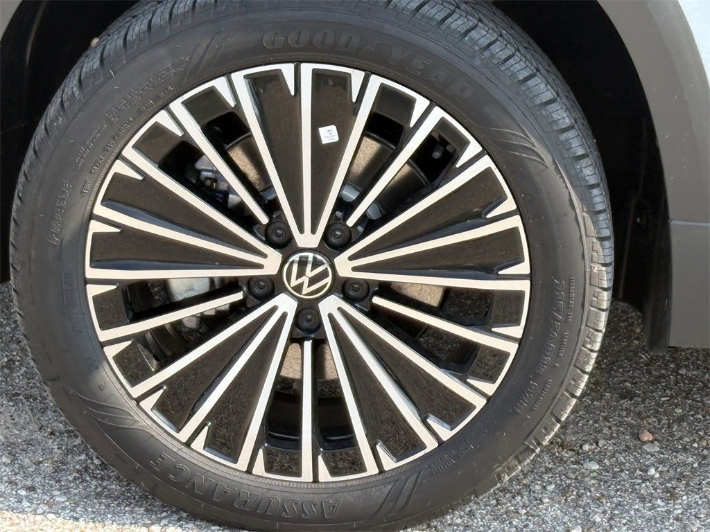 2025 Volkswagen Taos 1.5T SE