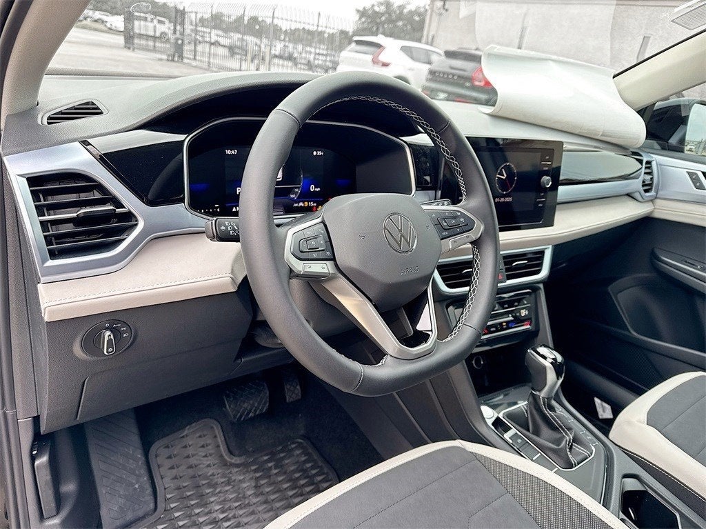 2025 Volkswagen Taos 1.5T SE