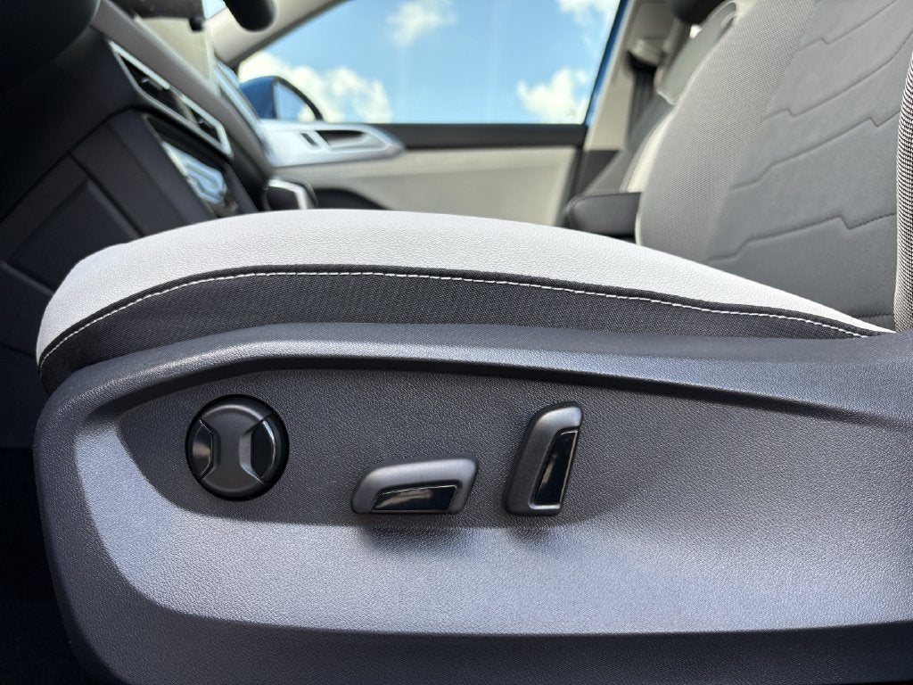 2027 Volkswagen Taos 1.5T SE