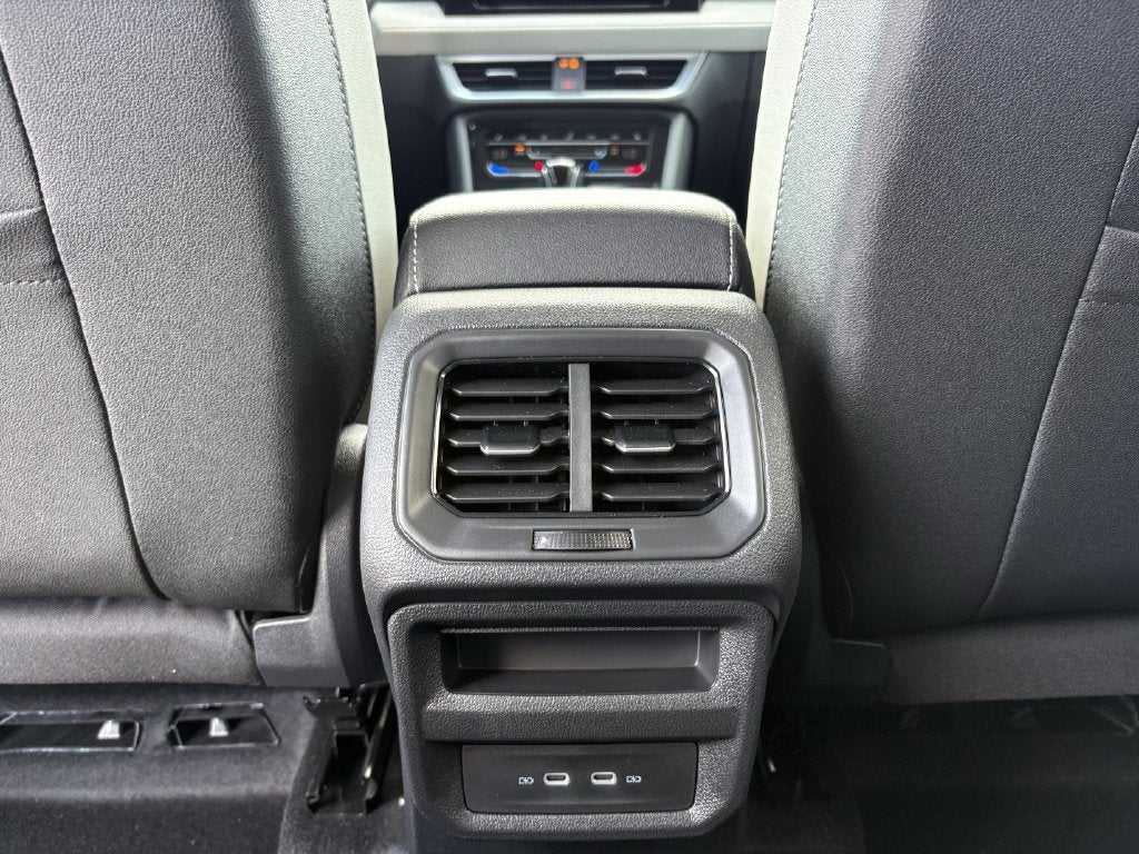 2027 Volkswagen Taos 1.5T SE