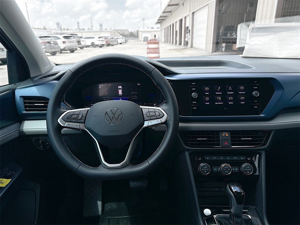 2024 Volkswagen Taos 1.5T SE
