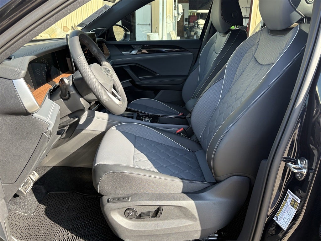 2026 Volkswagen Tiguan 2.0T SEL R-Line