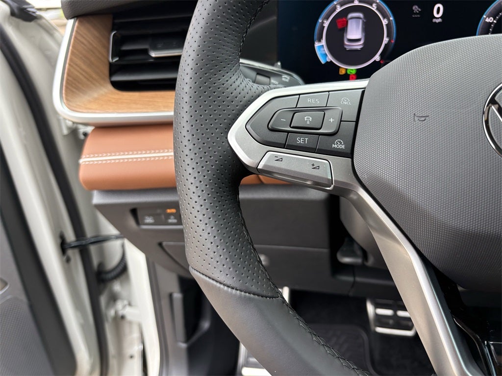 2026 Volkswagen Tiguan 2.0T SEL R-Line