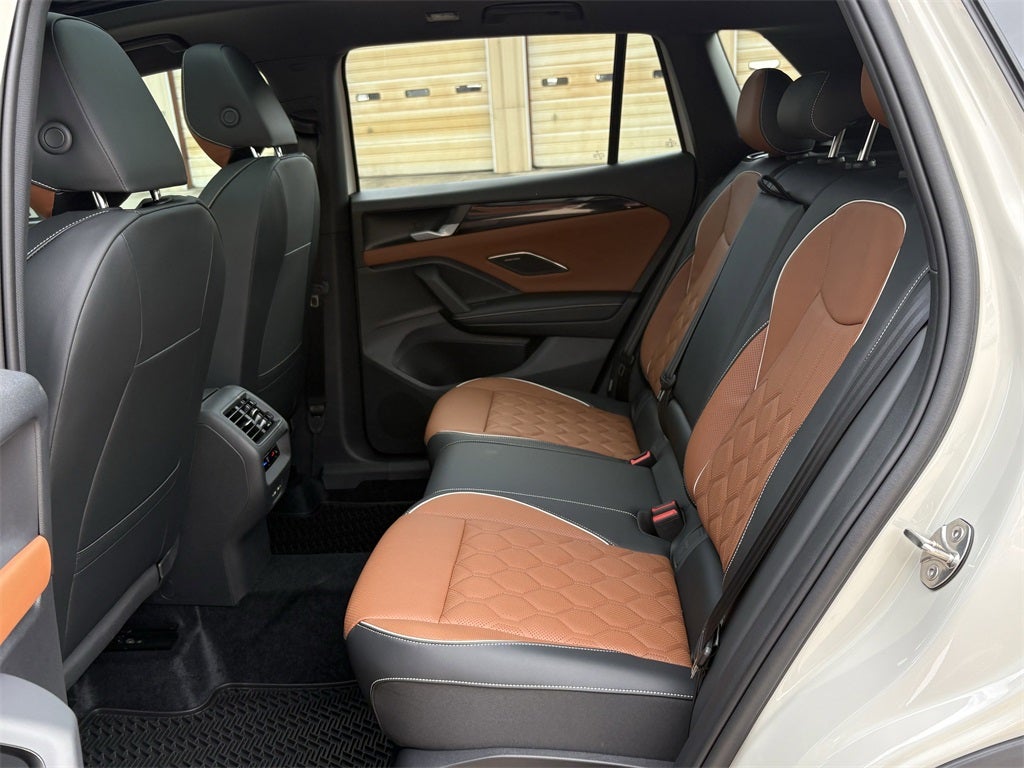 2026 Volkswagen Tiguan 2.0T SEL R-Line