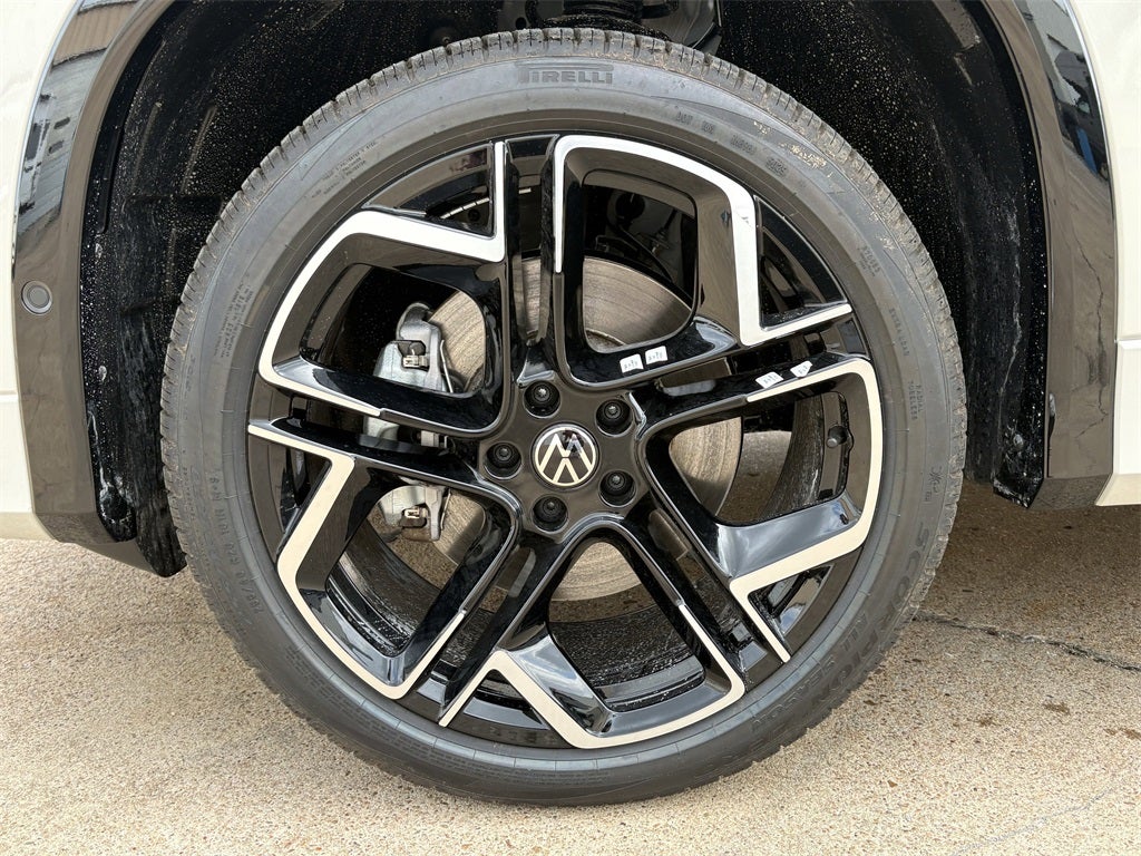 2026 Volkswagen Tiguan 2.0T SEL R-Line