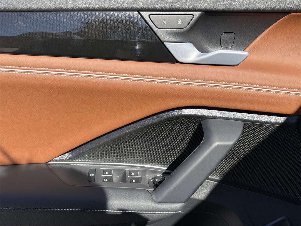 2026 Volkswagen Tiguan 2.0T SEL R-Line