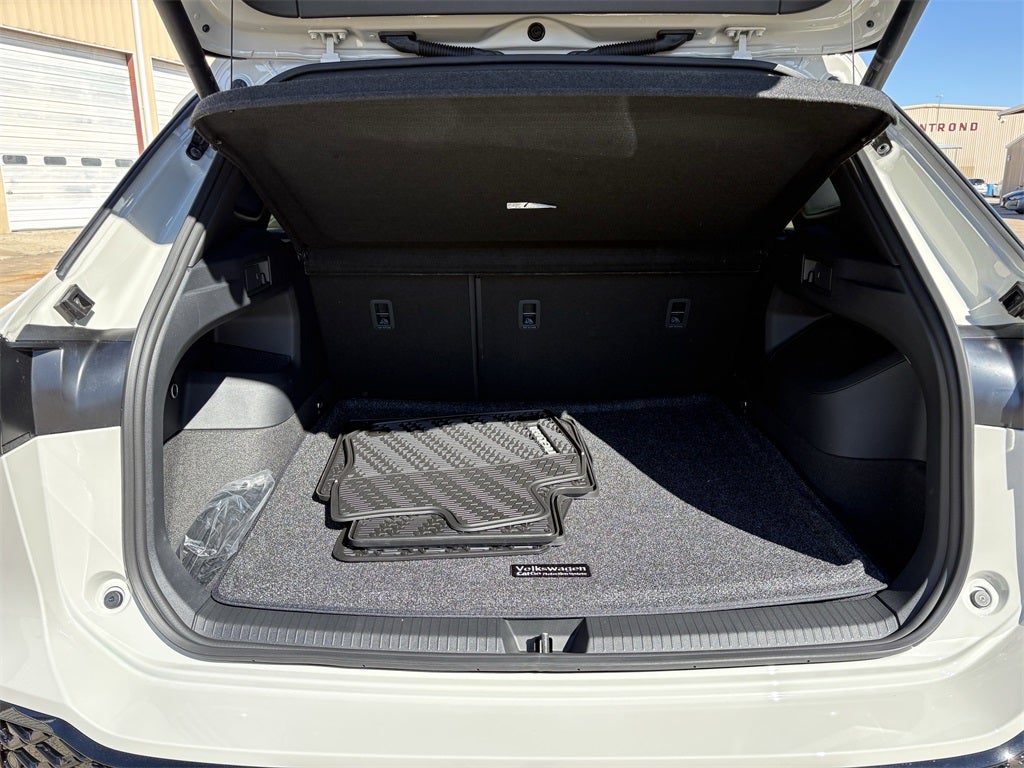 2026 Volkswagen Tiguan 2.0T SEL R-Line