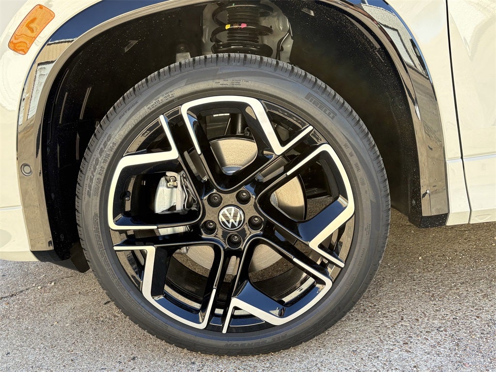 2026 Volkswagen Tiguan 2.0T SEL R-Line