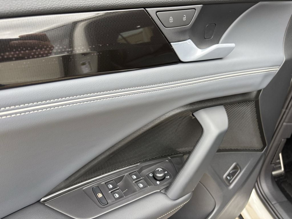 2026 Volkswagen Tiguan 2.0T SEL R-Line