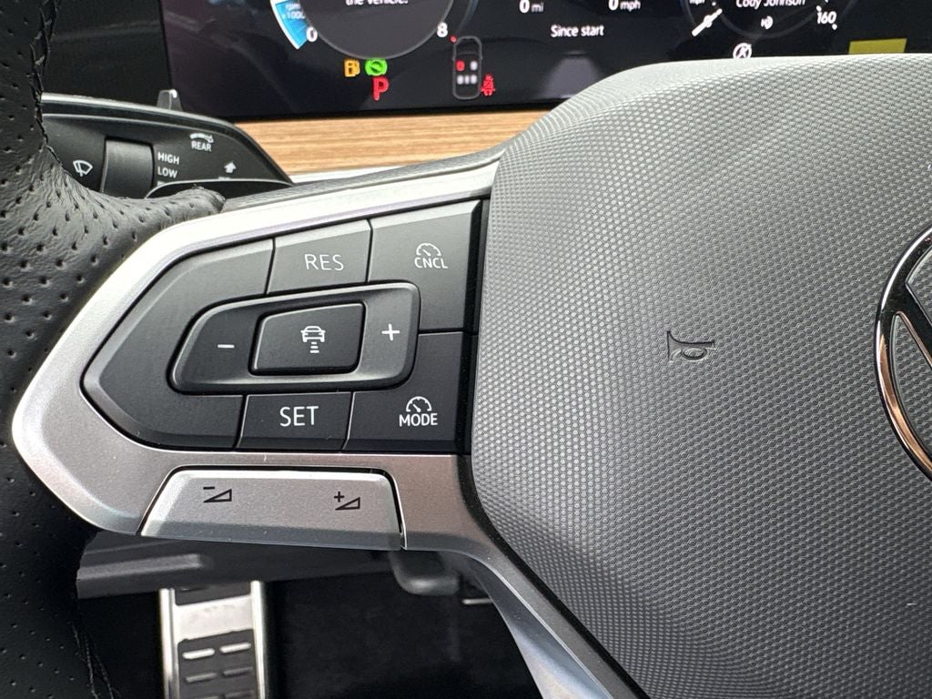 2026 Volkswagen Tiguan 2.0T SEL R-Line
