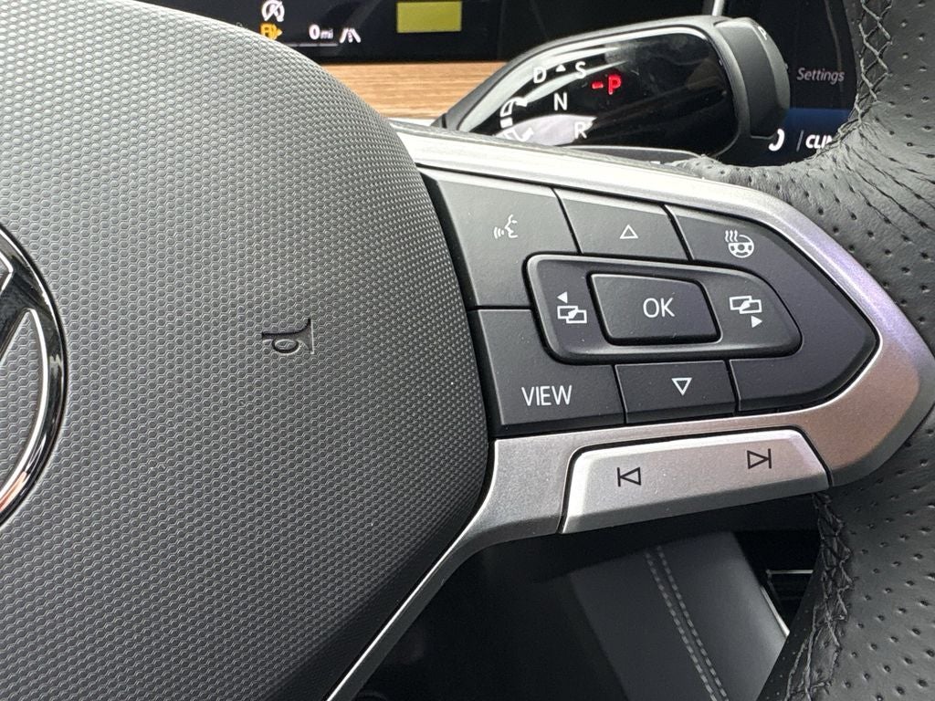 2026 Volkswagen Tiguan 2.0T SEL R-Line