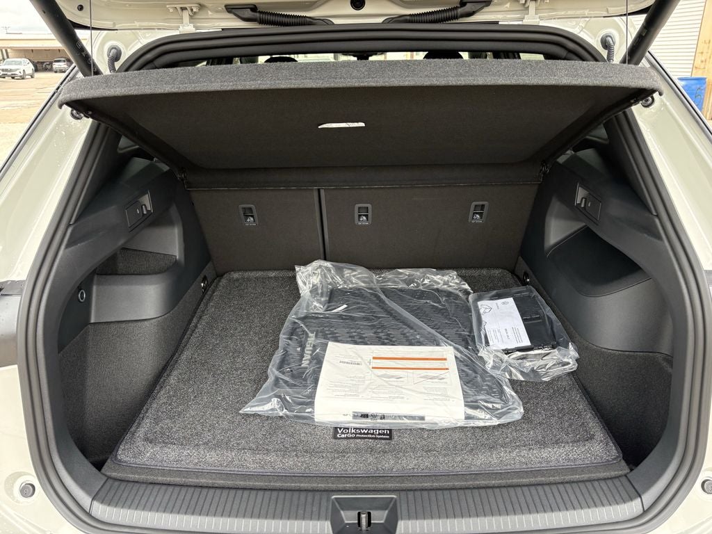 2026 Volkswagen Tiguan 2.0T SEL R-Line