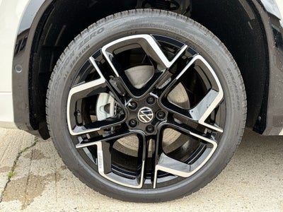 2026 Volkswagen Tiguan 2.0T SEL R-Line