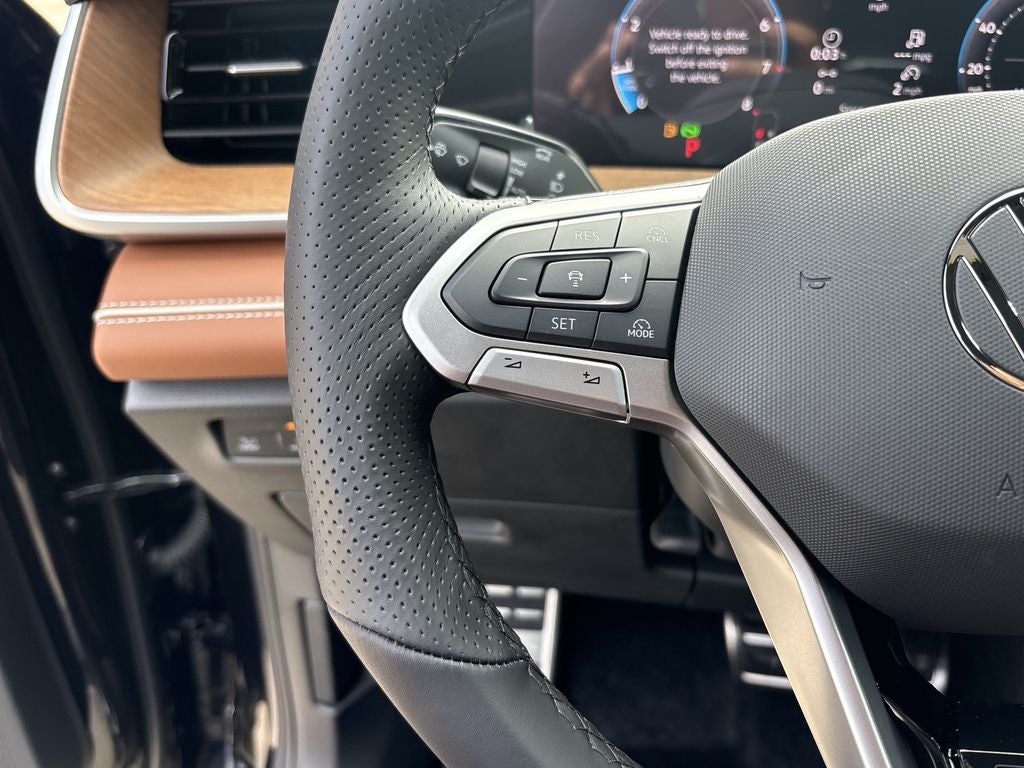 2026 Volkswagen Tiguan 2.0T SEL R-Line