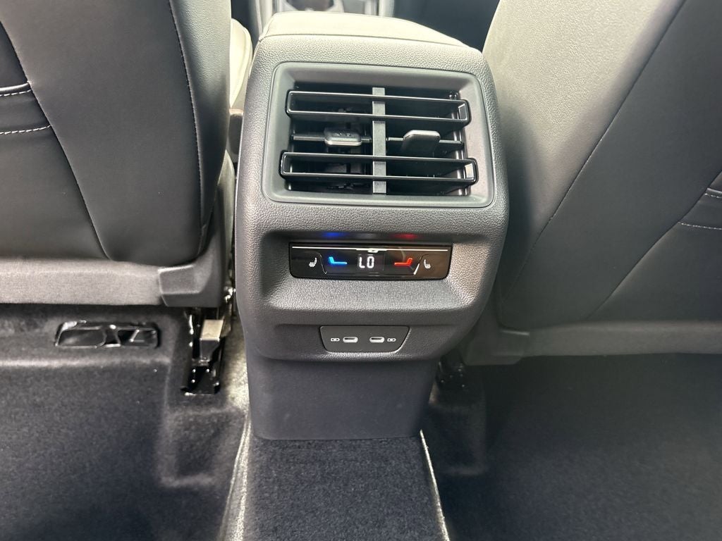 2026 Volkswagen Tiguan 2.0T SEL R-Line