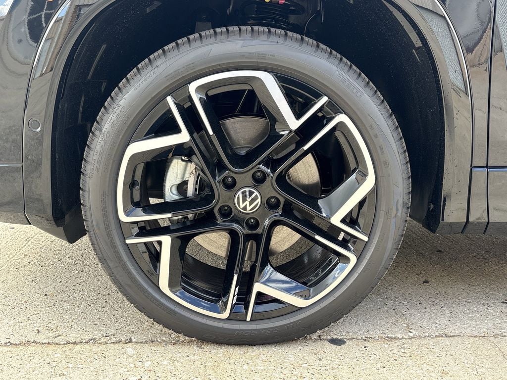 2026 Volkswagen Tiguan 2.0T SEL R-Line