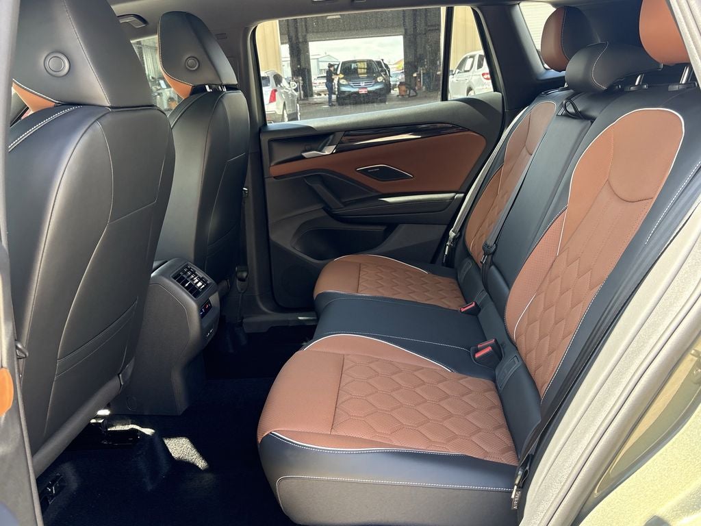 2026 Volkswagen Tiguan 2.0T SEL R-Line