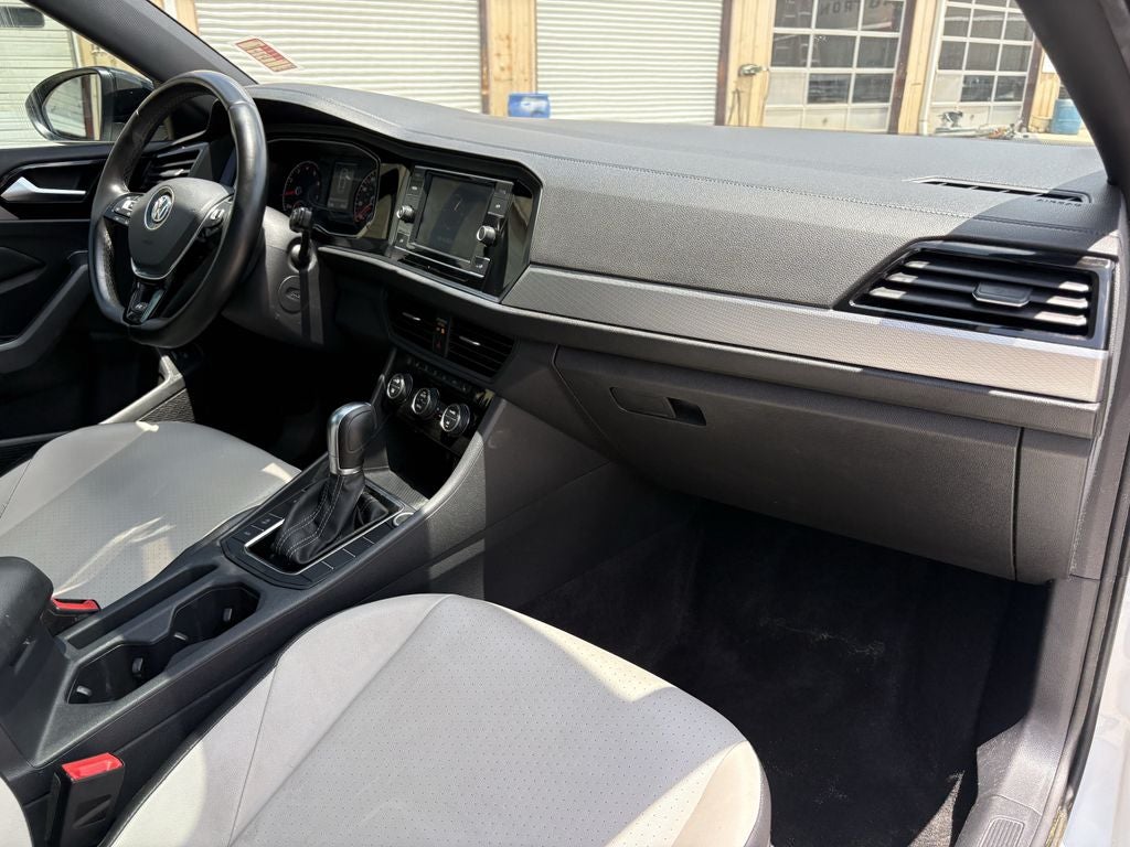 2019 Volkswagen Jetta R-Line