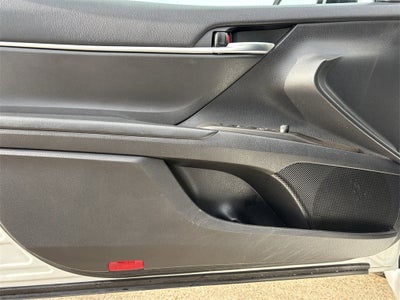 2022 Toyota Camry Hybrid SE