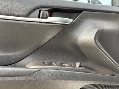 2022 Toyota Camry Hybrid SE