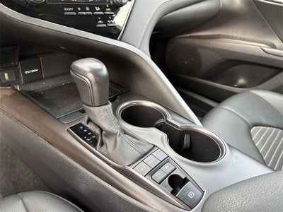 2022 Toyota Camry Hybrid SE