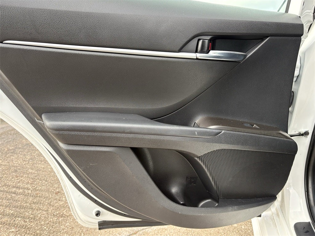 2022 Toyota Camry Hybrid SE