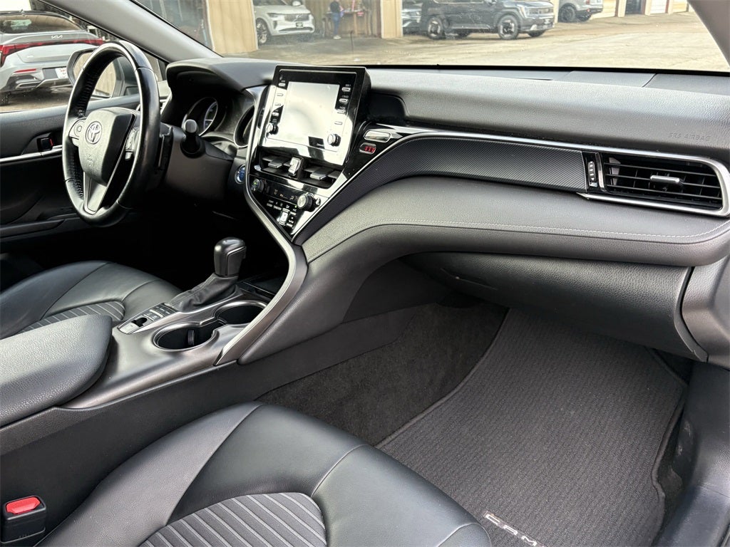 2022 Toyota Camry Hybrid SE